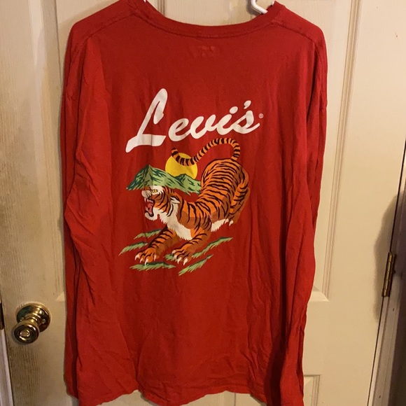 Levi’s Red Long Sleeve with Tiger Graphic on Back - Picture 2 of 5